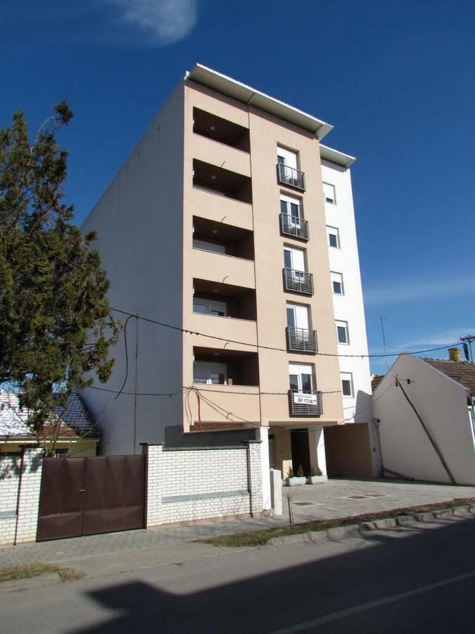 Apartman Pampas Osijek Buitenkant foto